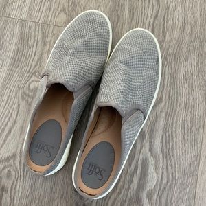 Söfft Slip On Snakeskin Sneaker